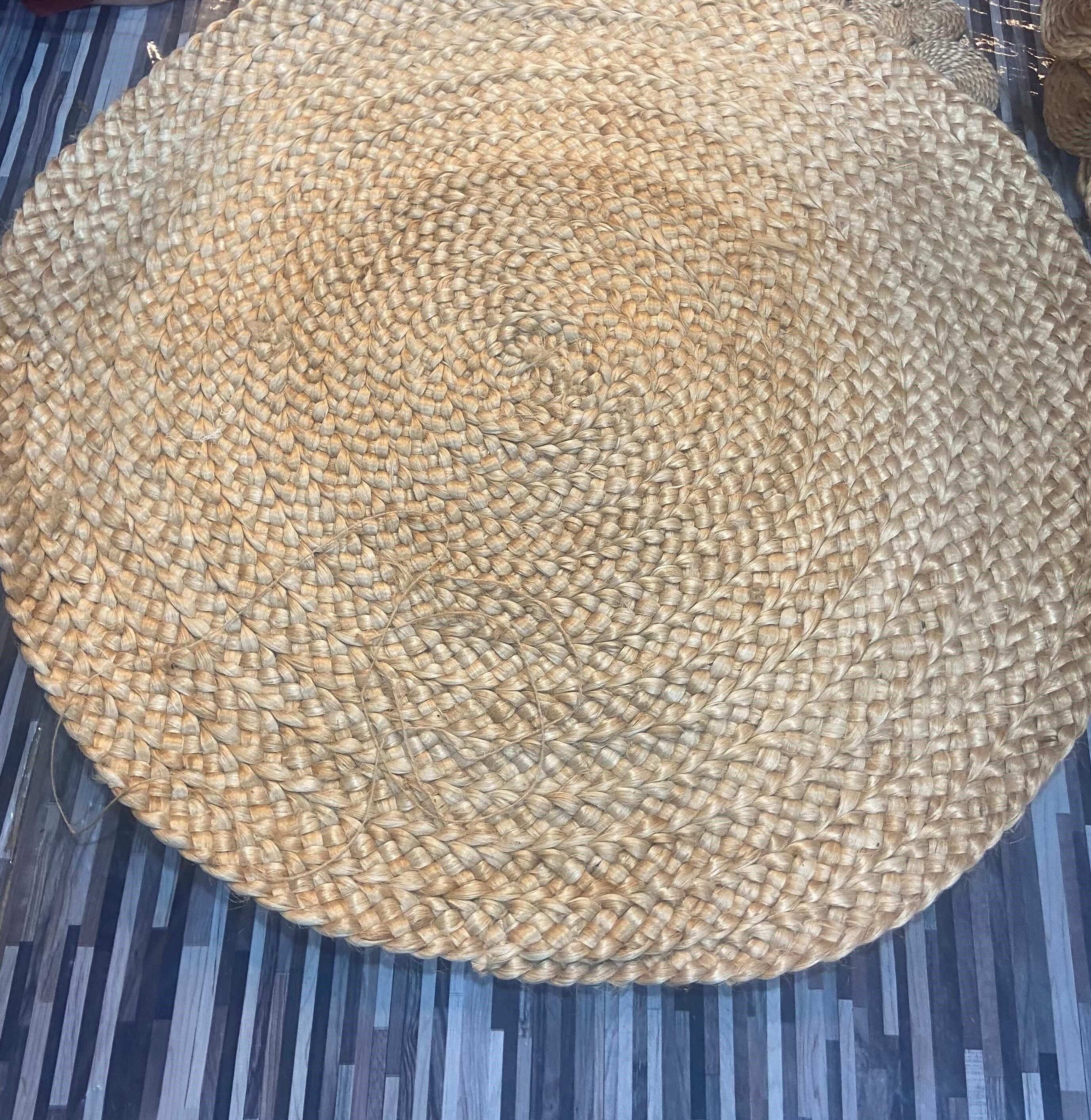 round shaped jute rug